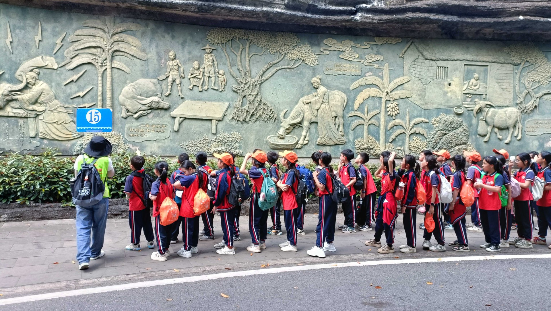 湖光岩 20240412 3 三月三_副本_副本.jpg